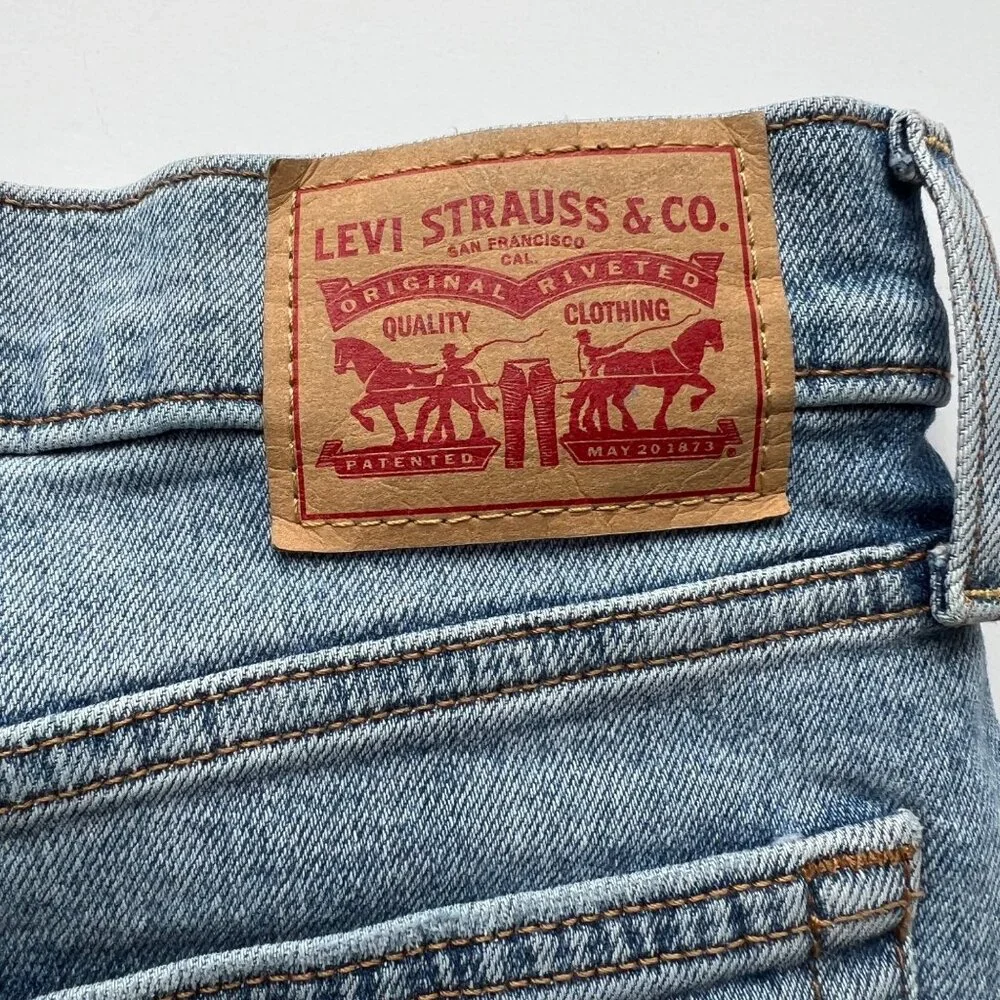 Levis Wedgie Straight Leg Distressed High-Waisted Jeans Womens Size 31X30